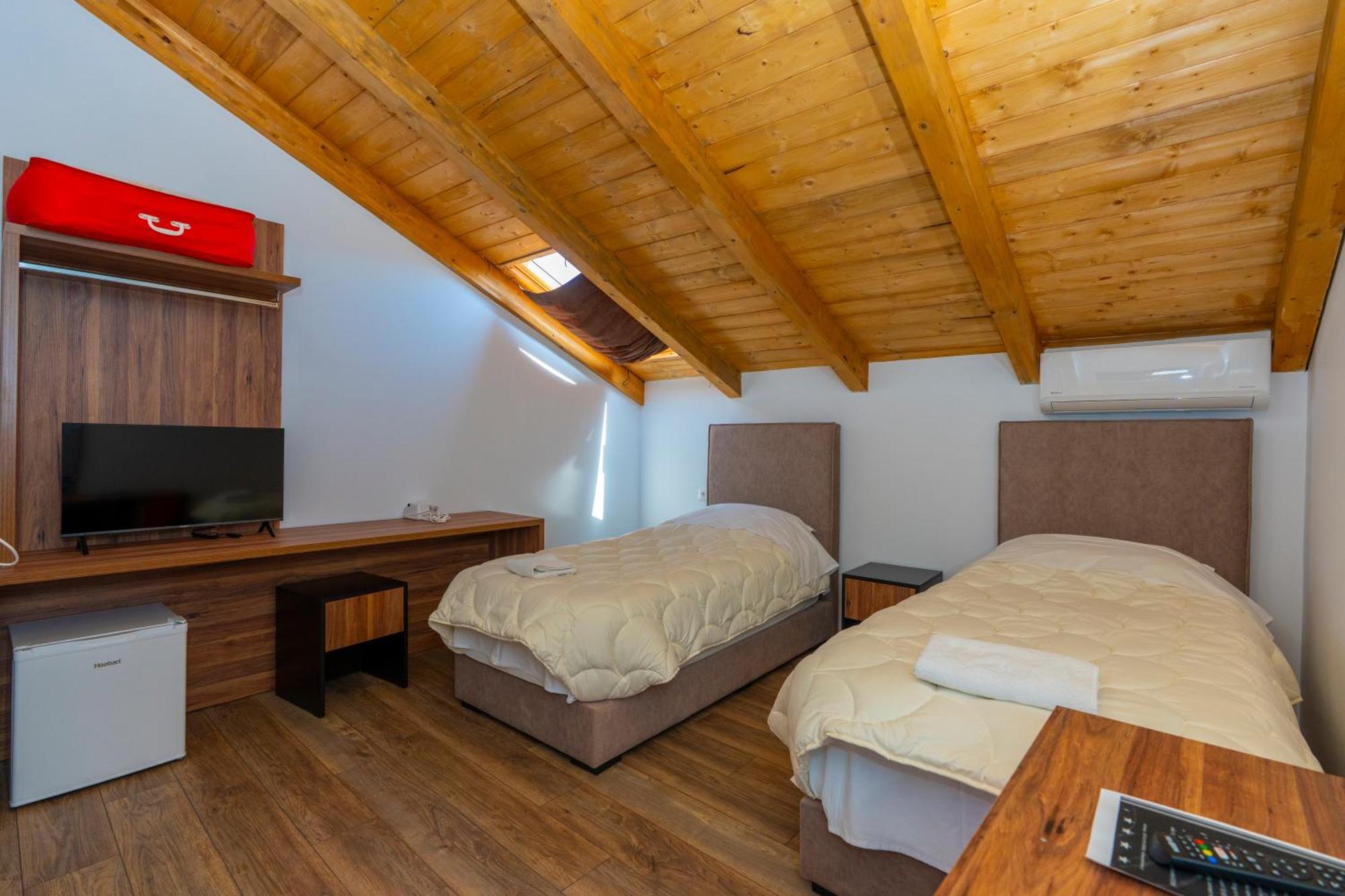 Gjuhadoli Hotel Restaurant Shkoder Luaran gambar
